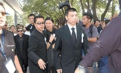 娱乐圈父死了,父逝，星途何去何从？